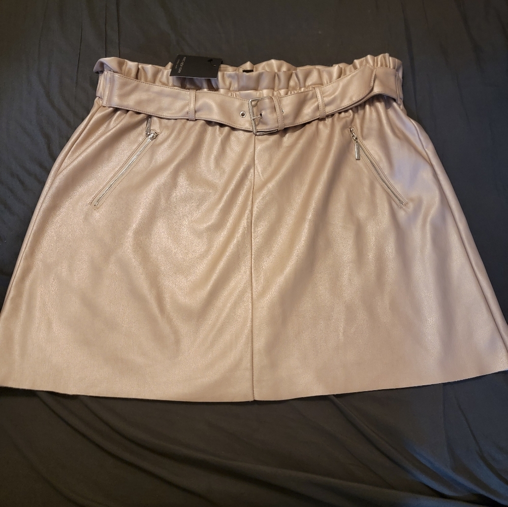Chic Faux Leather Skirt in Taupe